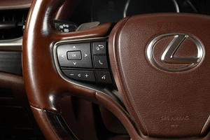 Седан Lexus ES 2019 года, 3699000 рублей, Тюмень