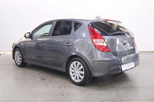 Хэтчбек Hyundai i30 2010 года, 750000 рублей, Брянск