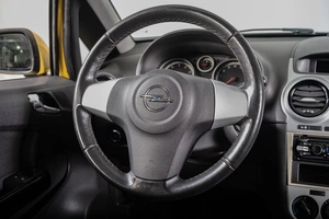 Хетчбэк Opel Corsa 2010 года, 379000 рублей, Томск