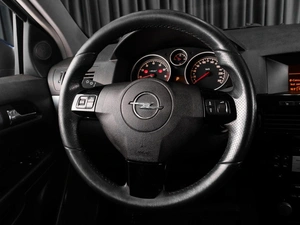 Хетчбэк Opel Astra 2007 года, 459000 рублей, Тюмень