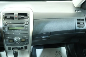 Седан Toyota Corolla 2007 года, 749000 рублей, Омск