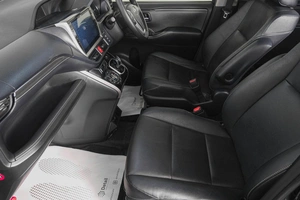 Минивэн Toyota Esquire 2015 года, 1969000 рублей, Кемерово