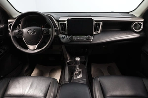 Внедорожник Toyota RAV4 2017 года, 2599000 рублей, Новосибирск