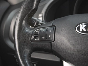 Внедорожник Kia Sportage 2013 года, 1295000 рублей, Омск