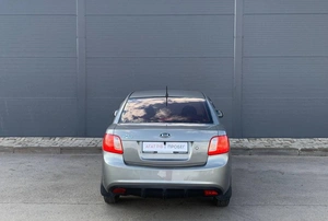Седан Kia Rio 2011 года, 570000 рублей, Солонцы