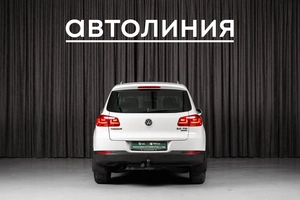 Внедорожник Volkswagen Tiguan 2011 года, 1150000 рублей, Красноярск