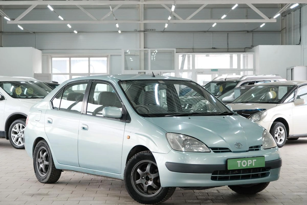 Седан Toyota Prius 1999 года, 439000 рублей, Омск