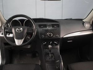 Хетчбэк Mazda 3 2011 года, 850000 рублей, Омск