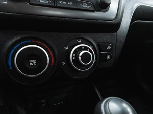 Седан Kia Rio 2013 года, 940000 рублей, Красноярск
