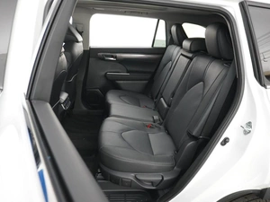 Внедорожник Toyota Highlander 2026 года, 5558888 рублей, Москва