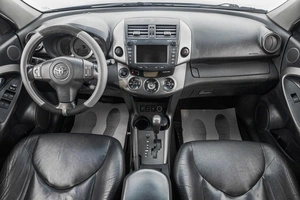 Внедорожник Toyota RAV4 2011 года, 1799000 рублей, Барнаул