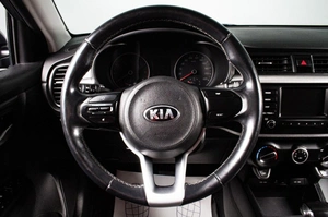 Седан Kia Rio 2017 года, 1389000 рублей, Сургут