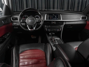 Седан Kia Optima 2018 года, 1999000 рублей, Тюмень