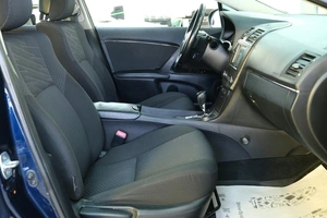 Седан Toyota Avensis 2009 года, 1049000 рублей, Омск