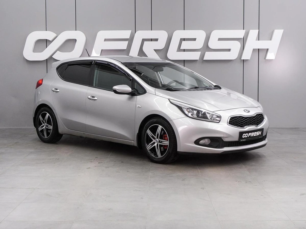 Хетчбэк Kia Ceed 2014 года, 889000 рублей, Воронеж