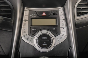 Седан Hyundai Avante 2011 года, 999000 рублей, Томск