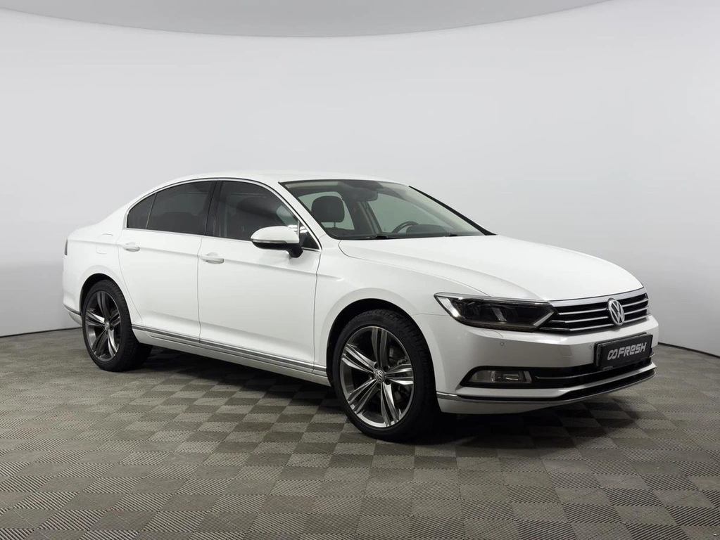 Седан Volkswagen Passat 2017 года, 2299900 рублей, Казань