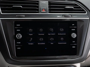 Внедорожник Volkswagen Tiguan 2018 года, 2599000 рублей, Тюмень