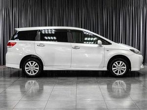 Минивэн Toyota Wish 2011 года, 1049000 рублей, Тюмень