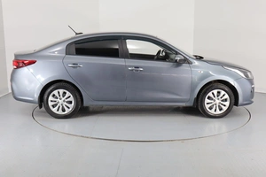 Седан Kia Rio 2019 года, 1330000 рублей, Брянск