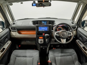 Минивэн Toyota Roomy 2020 года, 1000000 рублей, Красноярск