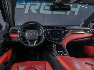 Седан Toyota Camry 2017 года, 2449000 рублей, Сургут