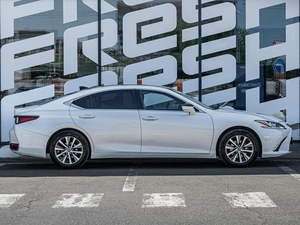 Седан Lexus ES 2018 года, 3650000 рублей, Краснодар