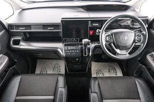 Минивэн Honda Stepwgn Spada 2017 года, 2289000 рублей, Красноярск