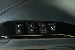 Седан Toyota Camry 2018 года, 2889000 рублей, Омск