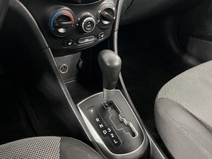 Седан Hyundai Solaris 2012 года, 619900 рублей, Казань