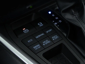 Внедорожник Toyota RAV4 2025 года, 4438888 рублей, Москва