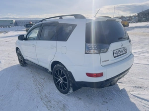 Внедорожник Mitsubishi Outlander 2011 года, 1180000 рублей, Солонцы