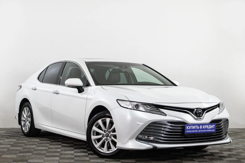 Седан Toyota Camry 2021 года, 3099000 рублей, Сургут