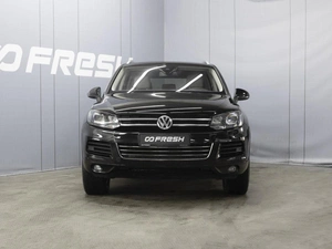 Внедорожник Volkswagen Touareg 2014 года, 2470000 рублей, Омск