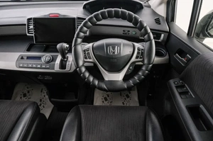 Минивэн Honda Freed 2014 года, 1079000 рублей, Красноярск