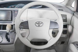 Минивэн Toyota Estima 2011 года, 659000 рублей, Кемерово
