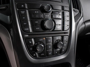 Хетчбэк Opel Astra 2013 года, 949000 рублей, Воронеж