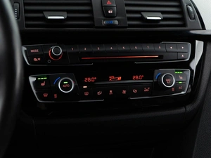 Седан BMW 3 серия 2018 года, 2537077 рублей, Москва