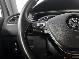 Внедорожник Volkswagen Tiguan 2019 года, 2325000 рублей, Казань