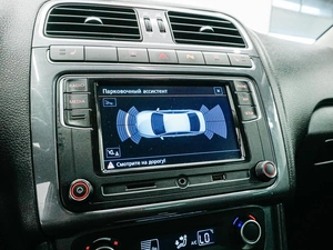 Седан Volkswagen Polo 2019 года, 1349000 рублей, Красноярск