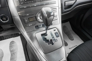 Хетчбэк Toyota Auris 2007 года, 699000 рублей, Барнаул