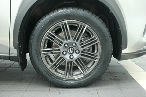 Внедорожник Lexus NX 2019 года, 3990000 рублей, Красноярск