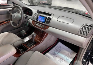 Седан Toyota Camry 2005 года, 890000 рублей, Красноярск