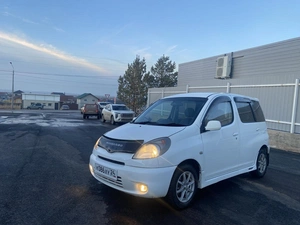 Минивэн Toyota Funcargo 2001 года, 427000 рублей, Красноярск