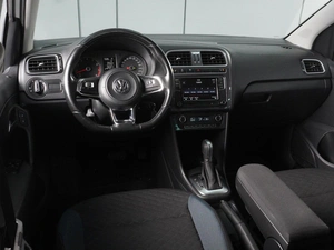 Седан Volkswagen Polo 2019 года, 1649000 рублей, Красный Пахарь