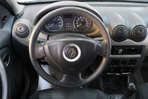 Хетчбэк Renault Sandero 2012 года, 539000 рублей, Омск