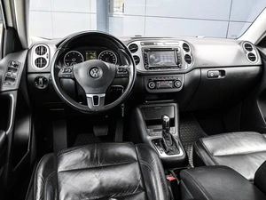 Внедорожник Volkswagen Tiguan 2011 года, 1699000 рублей, Кирилловка
