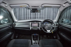 Универсал Toyota Corolla Fielder 2015 года, 1299000 рублей, Красноярск