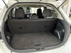 Хетчбэк Toyota Vitz 2017 года, 997000 рублей, Солонцы