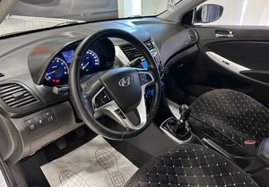 Хетчбэк Hyundai Solaris 2012 года, 777000 рублей, Красноярск
